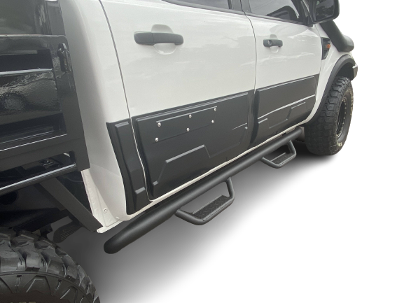 Two Step Steel Side Steps Suitable For Toyota Hilux SR & SR5 2015+ - OZI4X4 PTY LTD