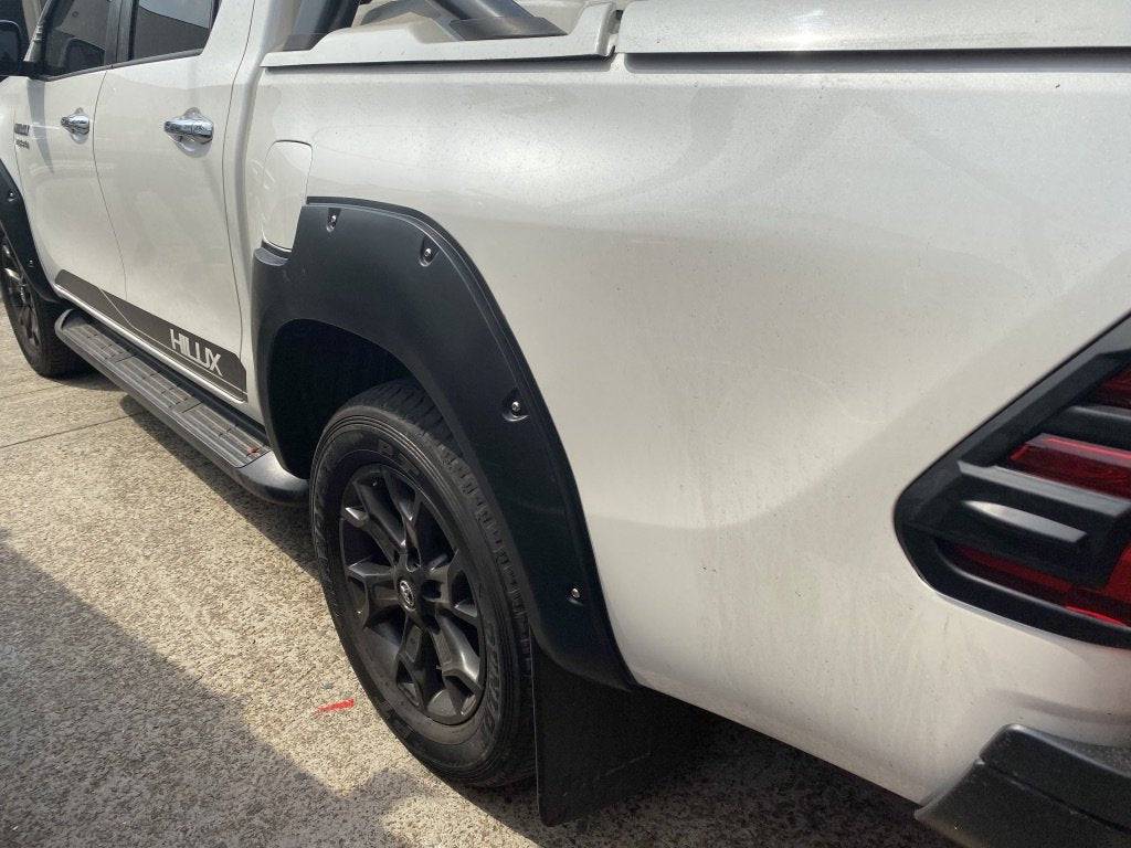 Smooth Jungle Flares Suits Toyota Hilux 2018-2020